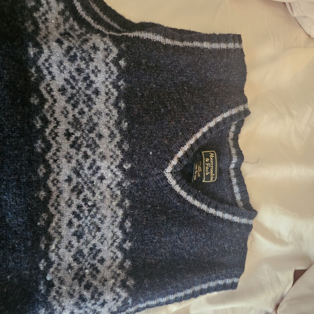Abercrombie & Fitch V-Neck Sweater Vest in Dark Blue and Light Gray